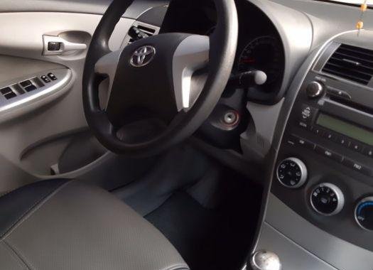Sell 2nd Hand 2011 Toyota Corolla Altis at 100000 km in Valenzuela