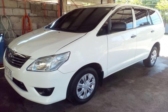 2nd Hand Toyota Innova 2012 Manual Diesel for sale in San Leonardo