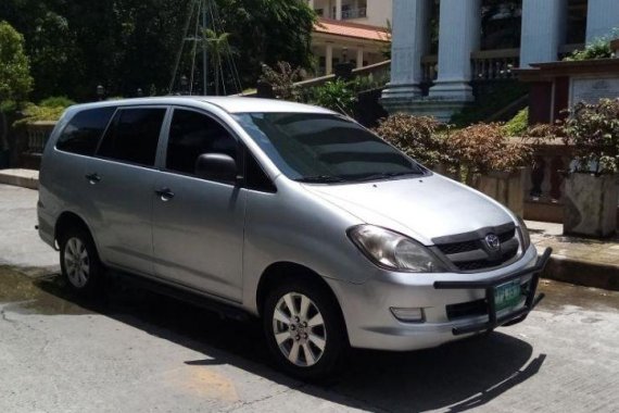 Selling Toyota Innova 2006 Manual Diesel in Pasig