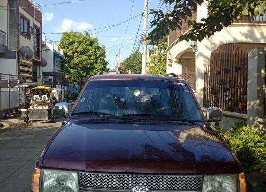 Selling 2nd Hand Toyota Revo 2001 in Cainta