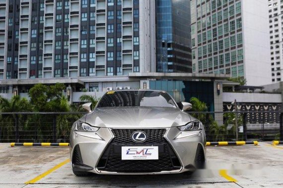 Selling Silver Lexus Is 350 2017 in Quezon City