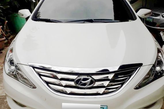 Selling White 2011 Hyundai Sonata at 29000 km in Metro Manila 