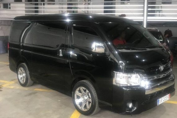 Selling Toyota Grandia 2017 Automatic Diesel in Quezon City