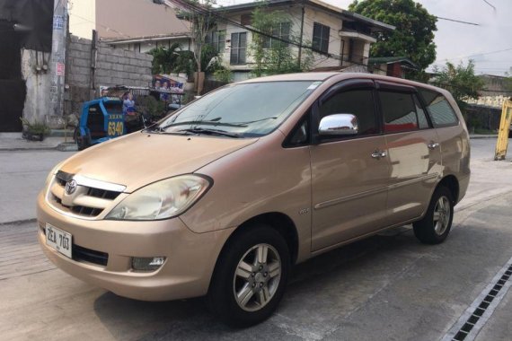 Selling Used Toyota Innova 2006 at 80000 km in Makati