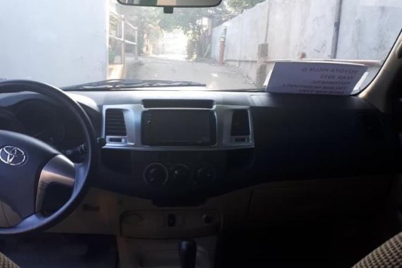 Selling 2nd Hand Toyota Hilux 2015 Automatic Diesel in Lipa
