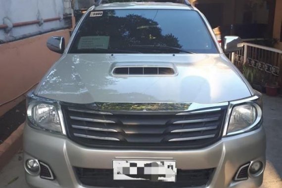 Selling 2nd Hand Toyota Hilux 2015 Automatic Diesel in Lipa