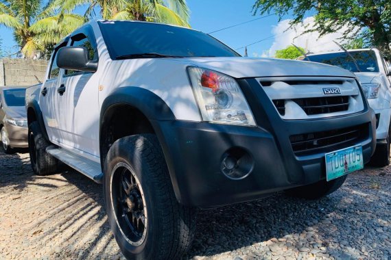 Selling White 2011 Isuzu D-Max Truck Manual Diesel 