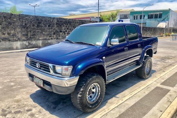 Toyota Hilux 2000 for sale in Las Piñas