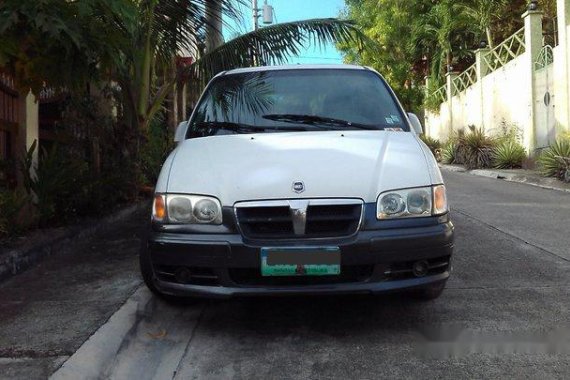 White Hyundai Trajet 2002 Automatic Diesel for sale