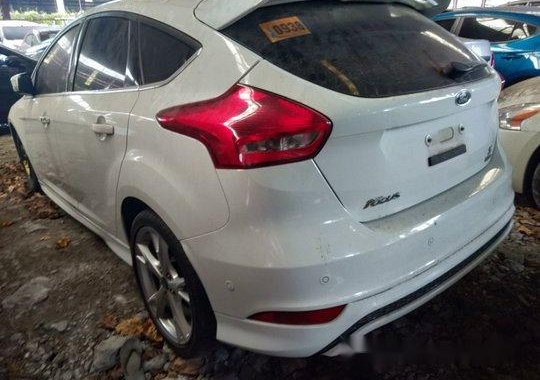 White Ford Focus 2016 at 33000 km for sale in Makati