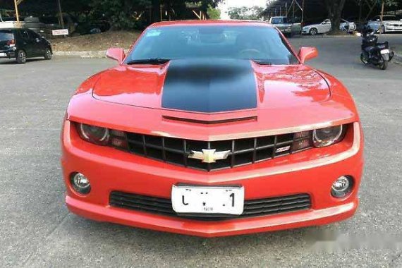 Selling Red Chevrolet Camaro 2010 at 1324 km