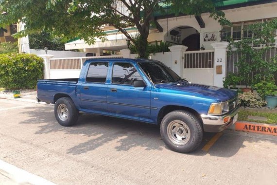 Selling Toyota Hilux 1997 Manual Diesel in Pasig