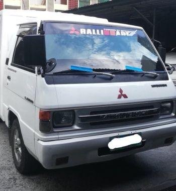 Selling Mitsubishi L300 2005 Manual Diesel in Manila