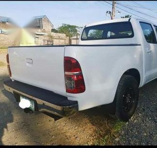 Selling Toyota Hilux 2012 Manual Diesel in Rizal