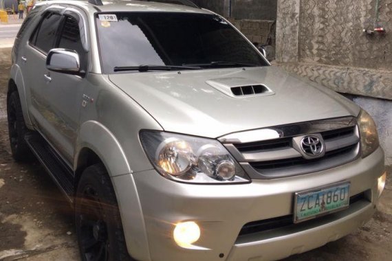 Selling Toyota Fortuner 2005 Automatic Diesel in Lipa