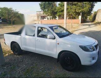 Selling Toyota Hilux 2012 Manual Diesel in Rizal