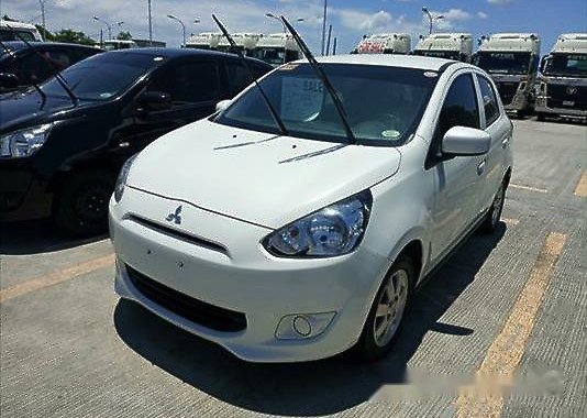 Sell White 2015 Mitsubishi Mirage in Manila