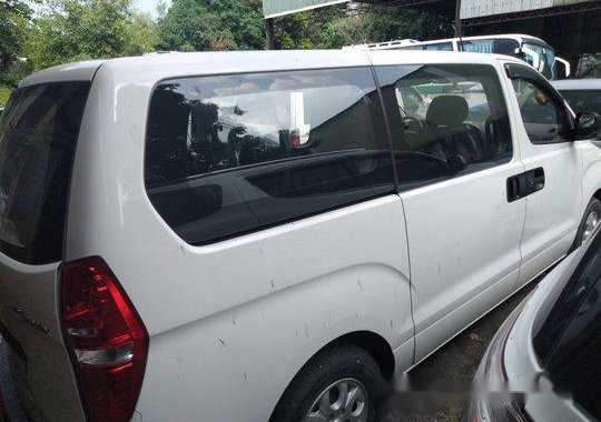 Sell White 2014 Hyundai Grand Starex in Makati