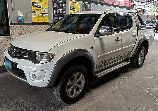 Sell White 2013 Mitsubishi Strada Manual Diesel at 57500 km 
