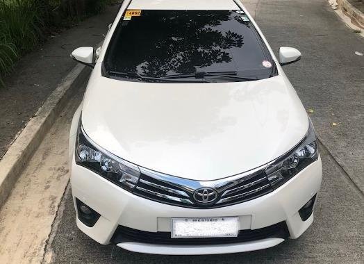 Sell 2nd Hand 2015 Toyota Altis Automatic Gasoline in Taytay