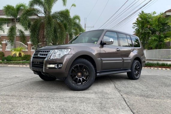 Sell 2nd Hand 2015 Mitsubishi Pajero Automatic Diesel in Manila