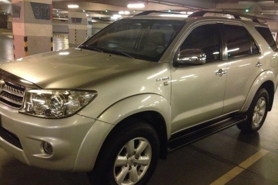 Selling 2nd Hand Toyota Fortuner 2009 Automatic Gasoline in San Juan