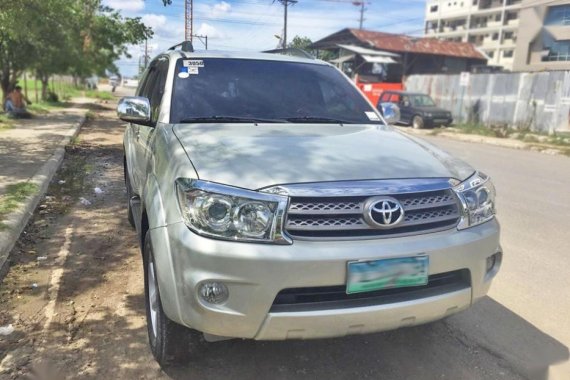 Selling Used Toyota Fortuner 2009 in Mandaue