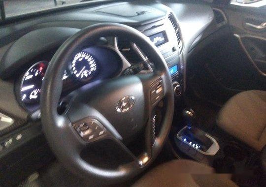 Sell White 2016 Hyundai Santa Fe in Quezon City 