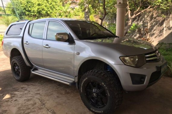 Selling Mitsubishi Strada 2010 Manual Diesel in Mariveles