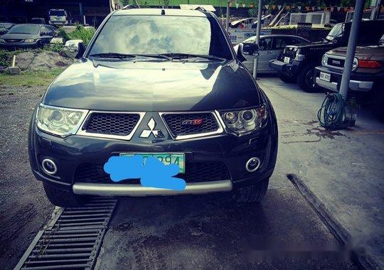 Selling Grey Mitsubishi Montero Sport 2012 Automatic Diesel in Pasig