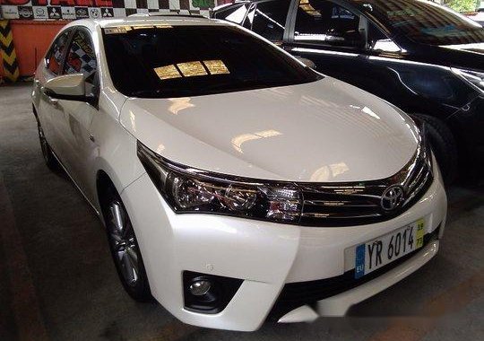 White Toyota Corolla Altis 2015 Automatic Gasoline for sale 