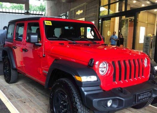 Selling 2nd Hand Jeep Wrangler 2017 in Makati