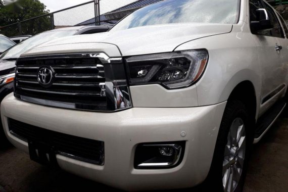 Selling White Toyota Sequoia 2019 in Marikina