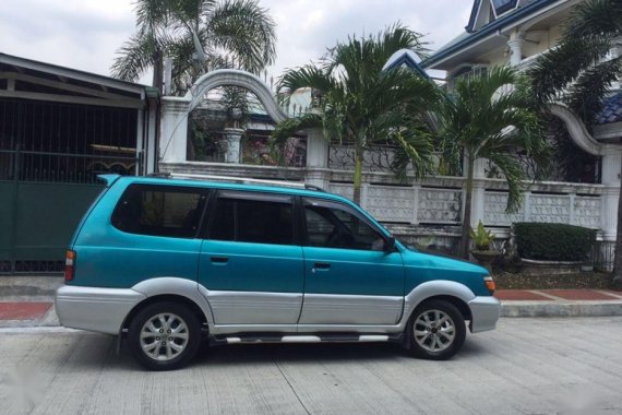 Selling 2nd Hand Toyota Revo 2000 in Quezon City