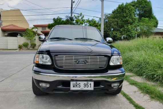 Selling Ford Expedition 2002 Automatic Gasoline in Parañaque