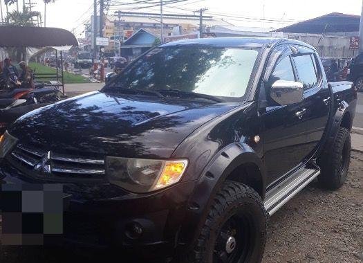 Selling 2nd Hand Mitsubishi Strada 2013 at 90000 km in Zamboanga City