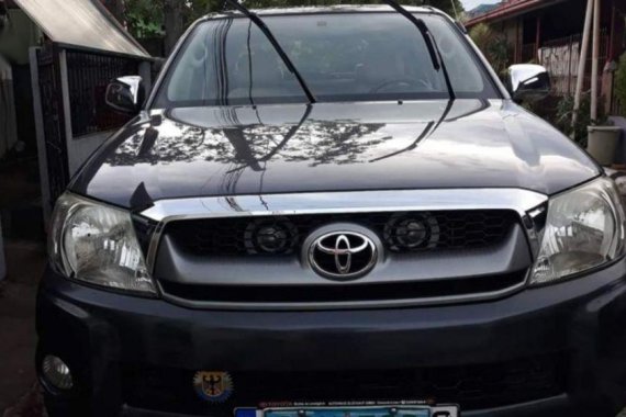 Selling 2nd Hand Toyota Hilux 2010 in Imus