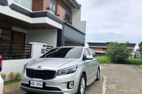 Selling 2nd Hand Kia Grand Carnival 2017 in Manila