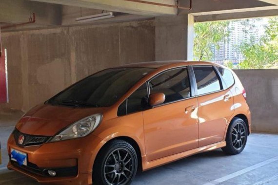 Selling Honda Jazz 2012 Automatic Gasoline in Morong