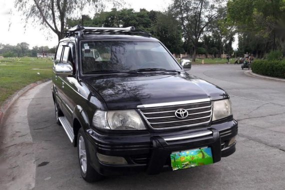 Selling 2nd Hand Toyota Revo 2004 in San Fernando