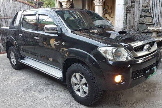 Selling Black Toyota Hilux 2010 Automatic Diesel in Santa Rita