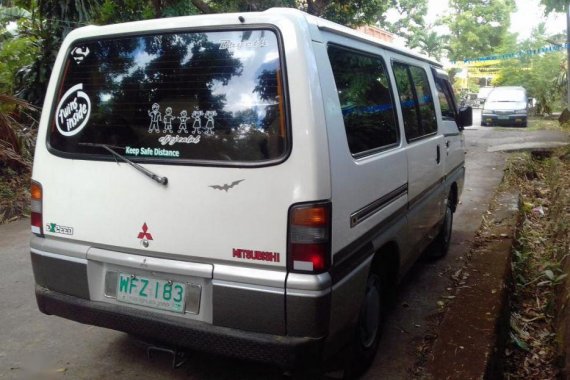 Selling Mitsubishi L300 2019 Manual Gasoline in Cuenca