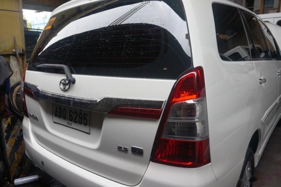 Selling White Toyota Innova 2015 Automatic Diesel in Manila