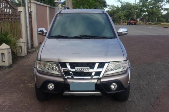 Selling 2nd Hand Isuzu Sportivo X 2014 at 45000 km 