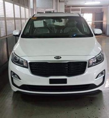 Selling Brand New Kia Grand Carnival 2019 in Makati