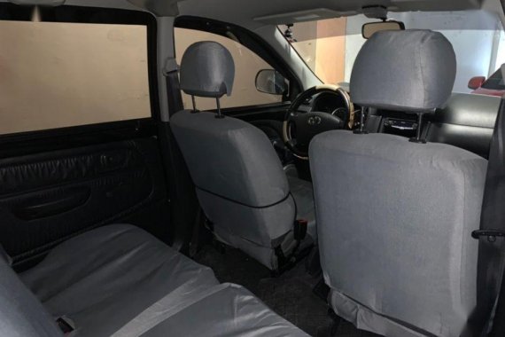 Selling Black Toyota Avanza 2011 in Pasig