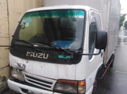 Sell 2nd Hand 2015 Isuzu Elf Van in Quezon City