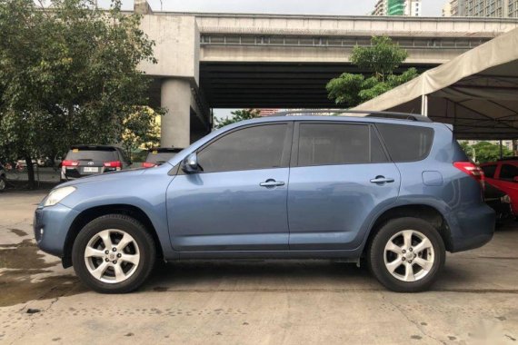 2nd Hand Toyota Rav4 2010 at 43000 km for sale in Makati