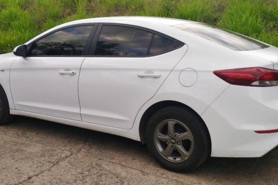 Selling Hyundai Elantra 2018 at 9000 km in Quezon City