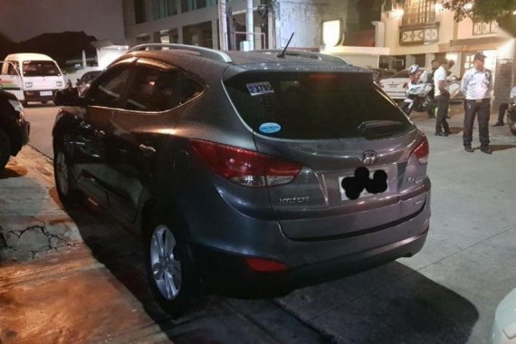 Gray Hyundai Tucson 2010 Automatic Diesel for sale in Quezon City